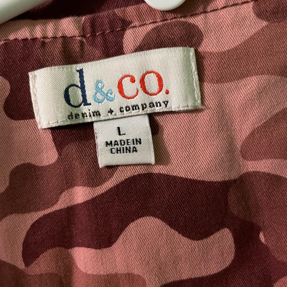 Vest - Picture 2 of 2